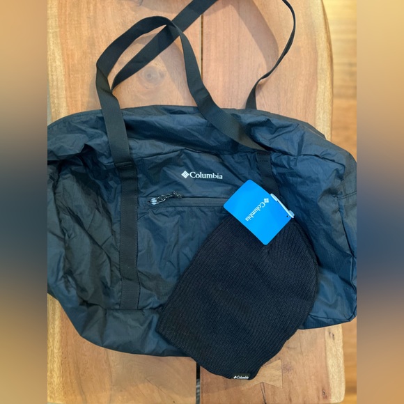 Columbia Other - Bundle of 2 - New w/tags Columbia bag and beanie